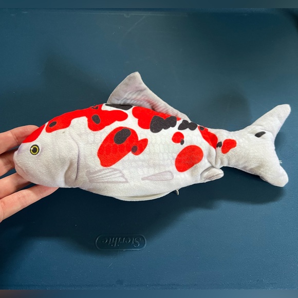 Auto Flopping Koi Fish Toy - Great for cats, ferrets, rats etc. Rechargeable - Picture 1 of 5